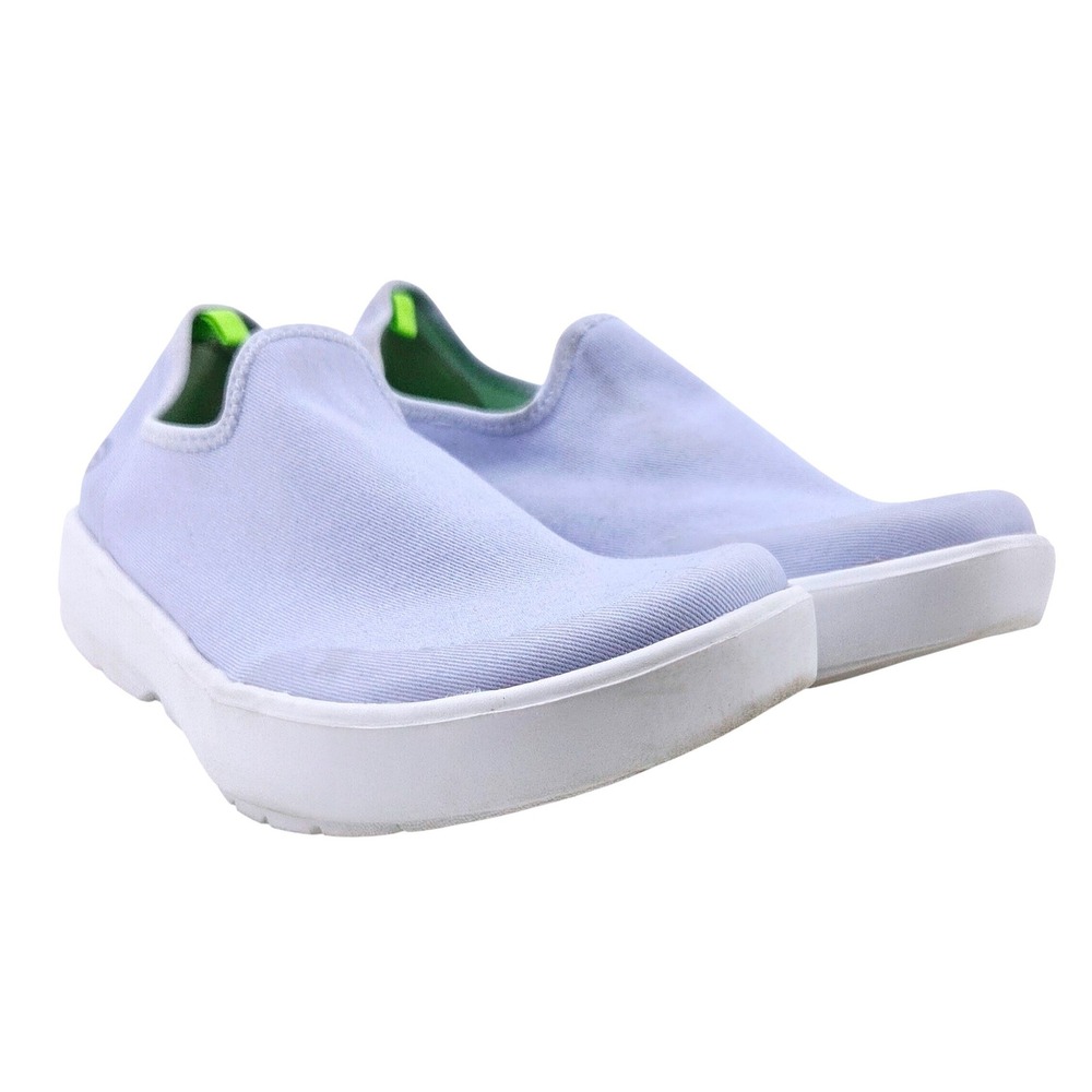 OOFOS Women’s Slip-On Sneakers in Light Purple with Green Lining